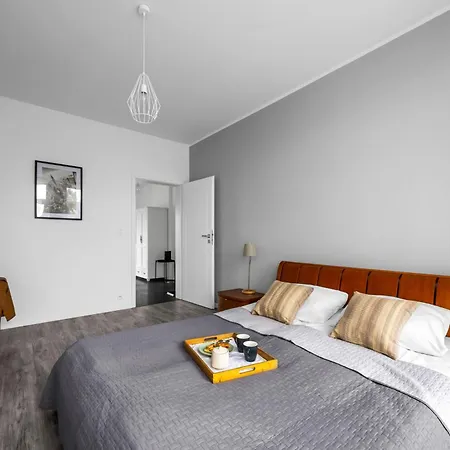 Apartment Praga - 45m2, French Balcony - By Rentujemy *