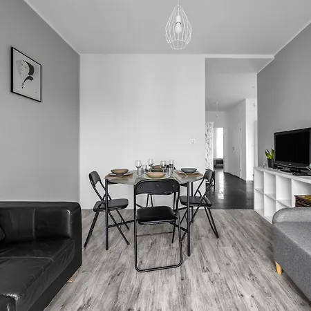 Praga - 45m2, French Balcony - By Rentujemy