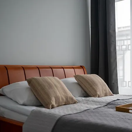 Apartment Praga - 45m2, French Balcony - By Rentujemy Warschau