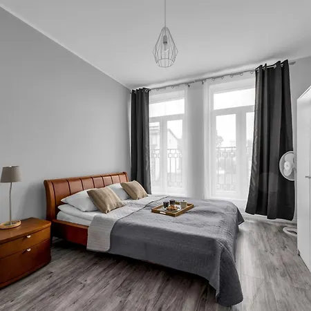 Praga - 45m2, French Balcony - By Rentujemy Apartment Warschau