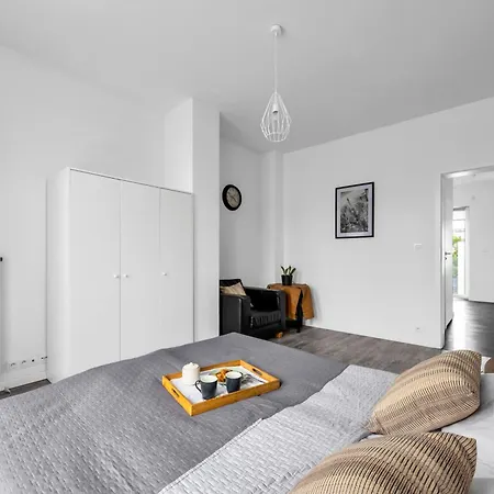 Praga - 45m2, French Balcony - By Rentujemy Apartment