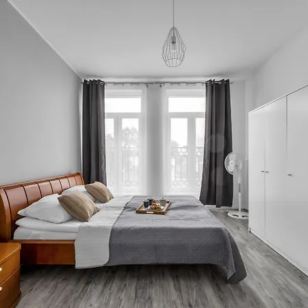Apartamento Praga - 45m2, French Balcony - By Rentujemy *
